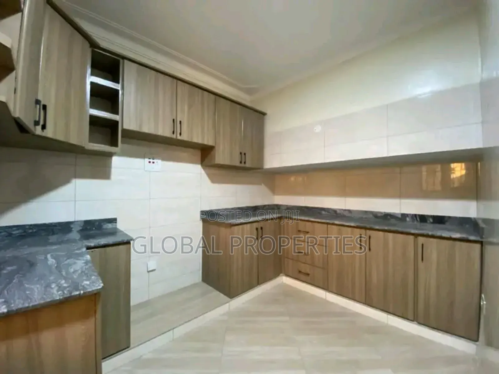 4bdrm Duplex in Najjera Buwate Rd, Central Division for rent