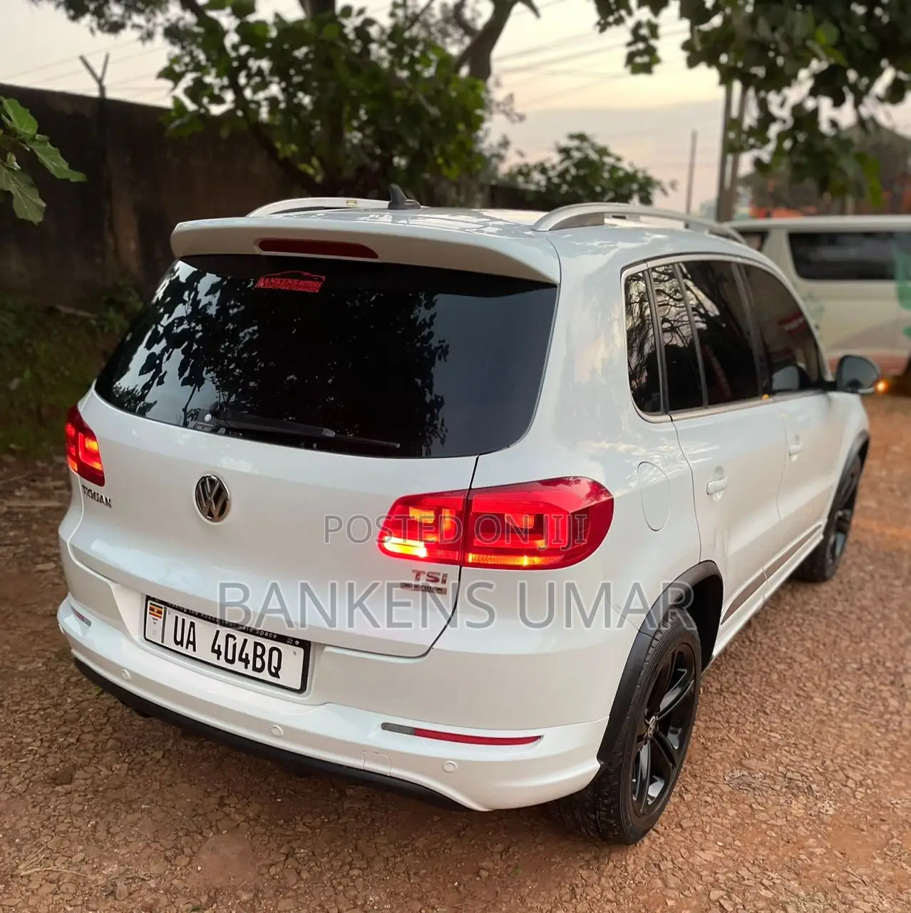 Volkswagen Tiguan R-Line 4Motion 4dr SUV AWD (2.0L 4cyl Turbo 6A) 2015