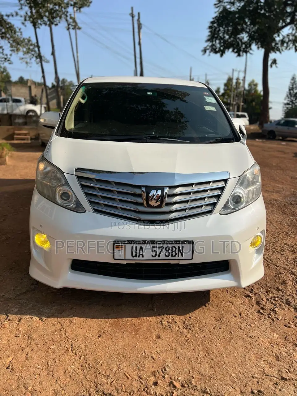 Toyota Alphard 2.4 Petrol AWD 2013 Off white