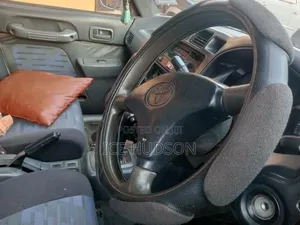 Toyota RAV4 1999 White