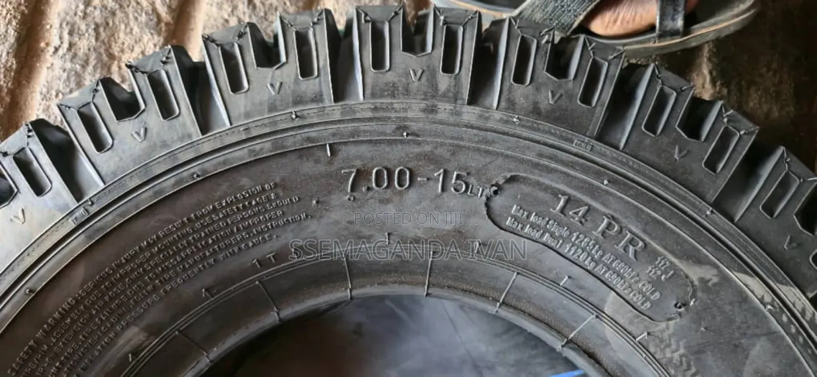 700r15 Tolins Tyres
