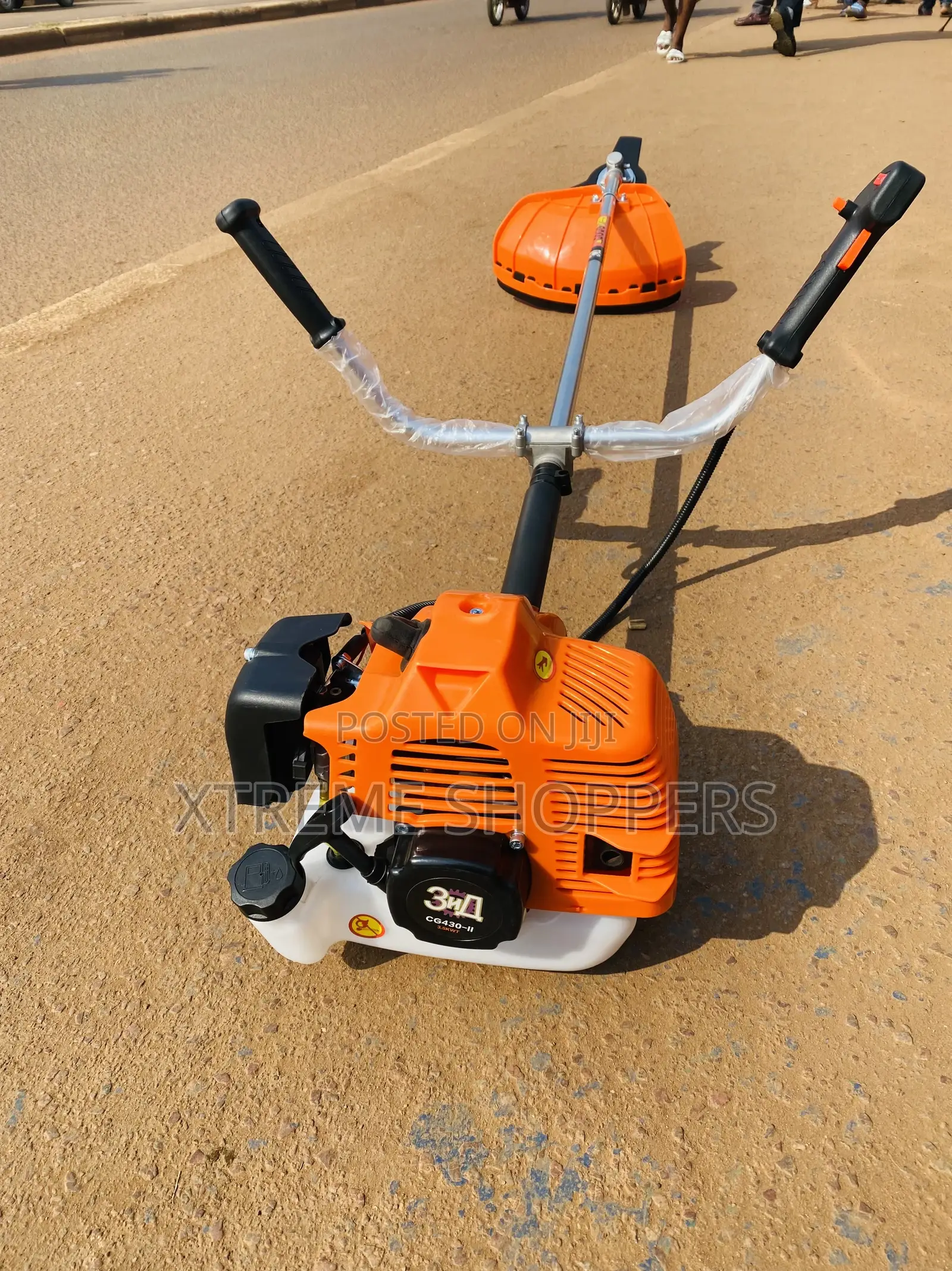 Easily Work Done / Lawmmower/ Brush Cutter / Grass Cutter