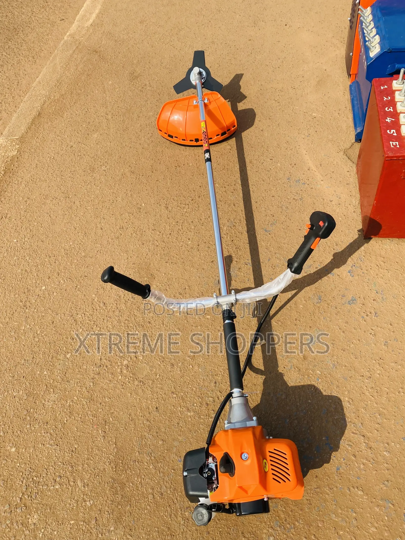 Easily Work Done / Lawmmower/ Brush Cutter / Grass Cutter
