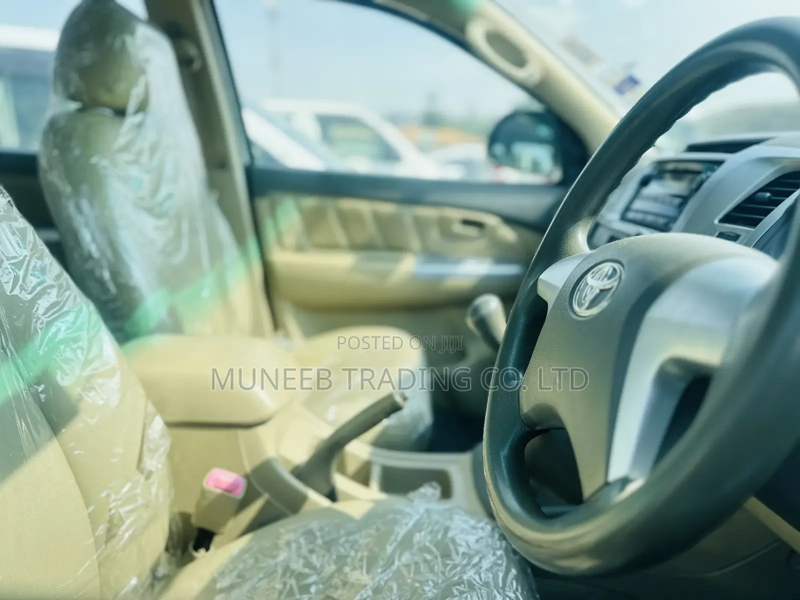 Toyota Hilux SR 4x4 2013 White