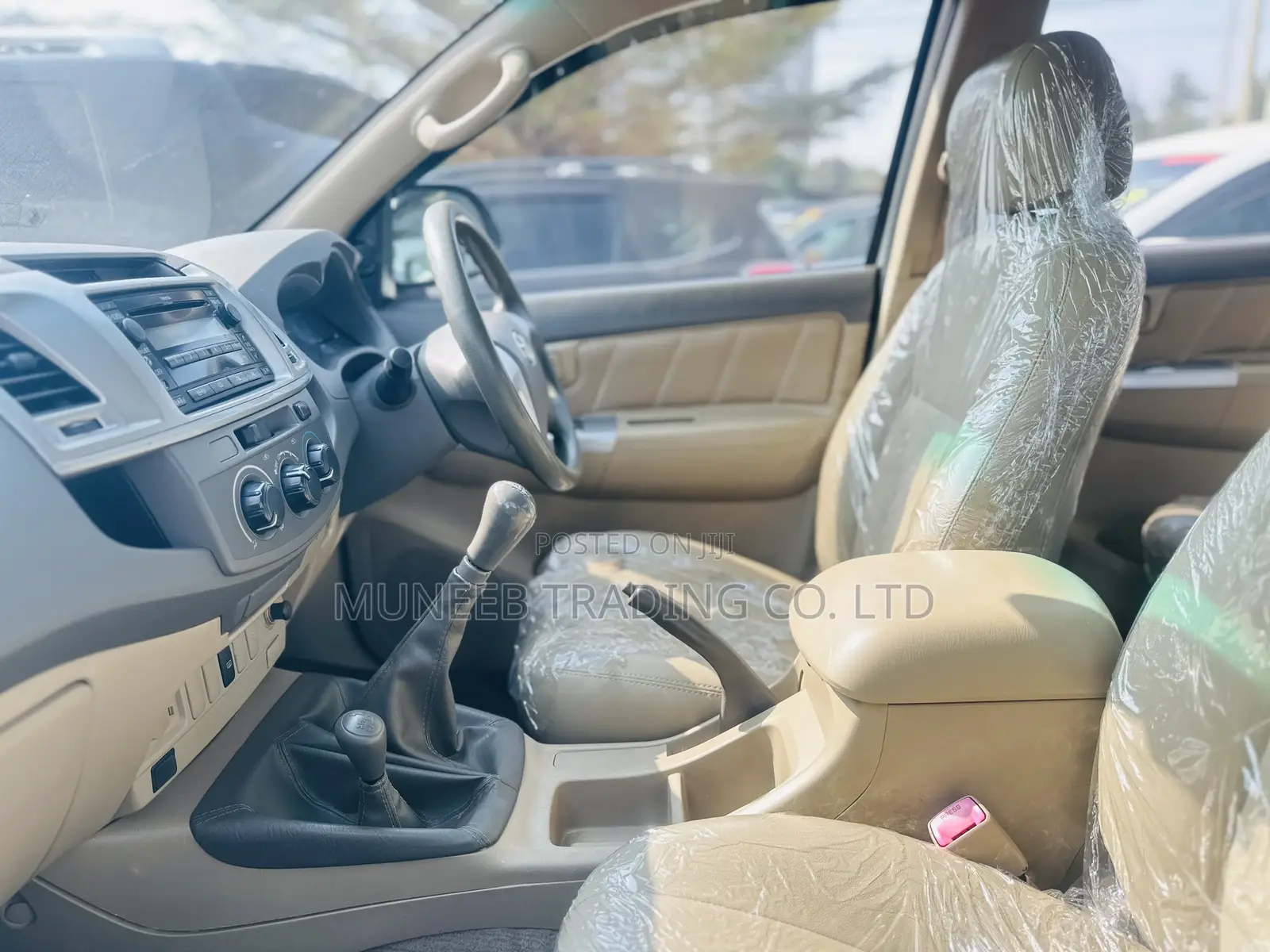 Toyota Hilux SR 4x4 2013 White