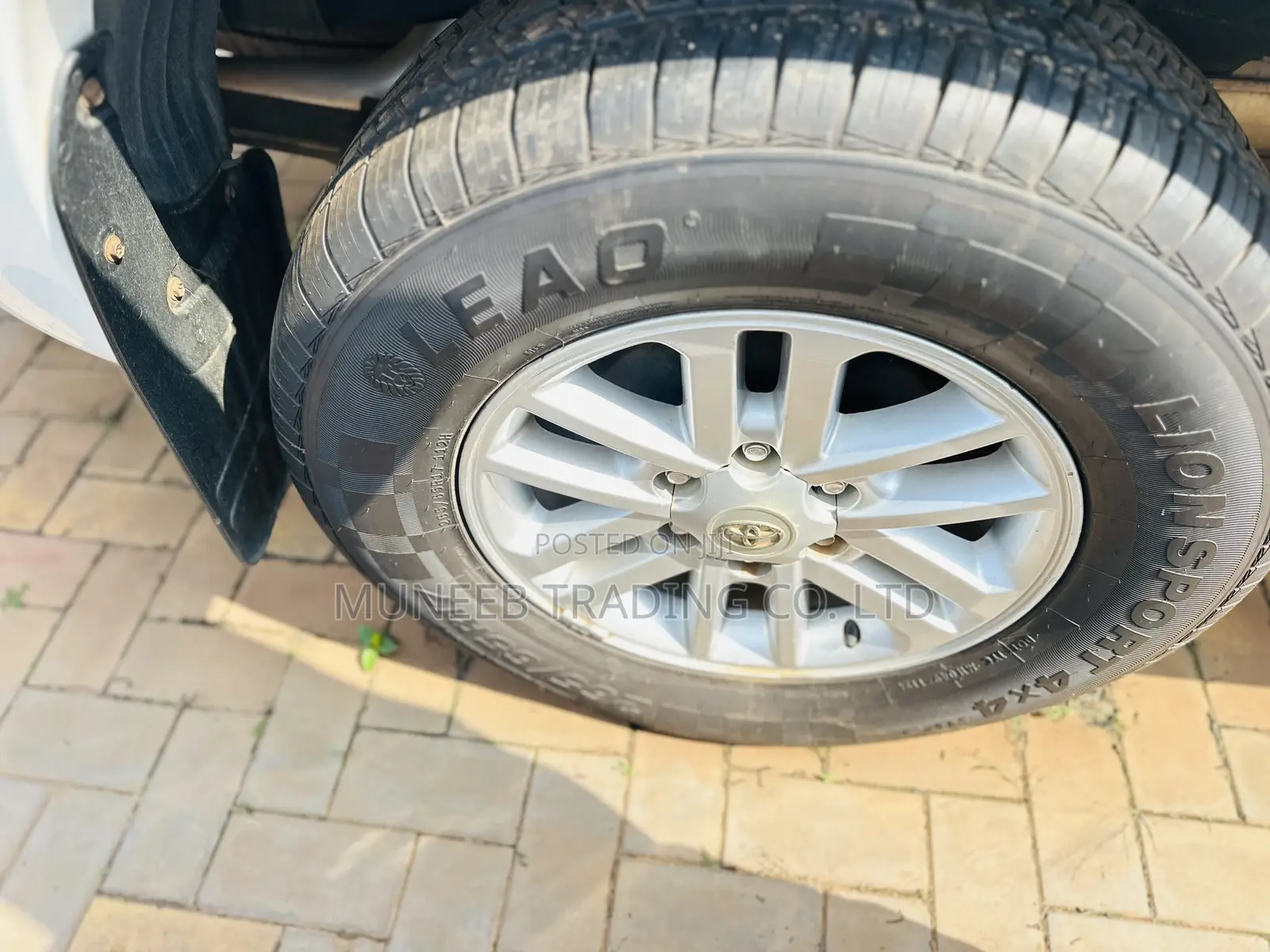 Toyota Hilux SR 4x4 2013 White