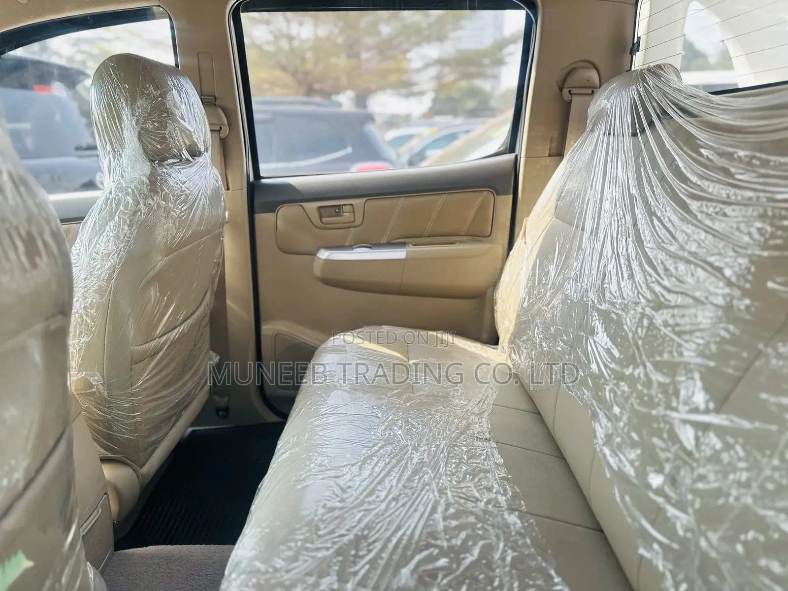 Toyota Hilux SR 4x4 2013 White