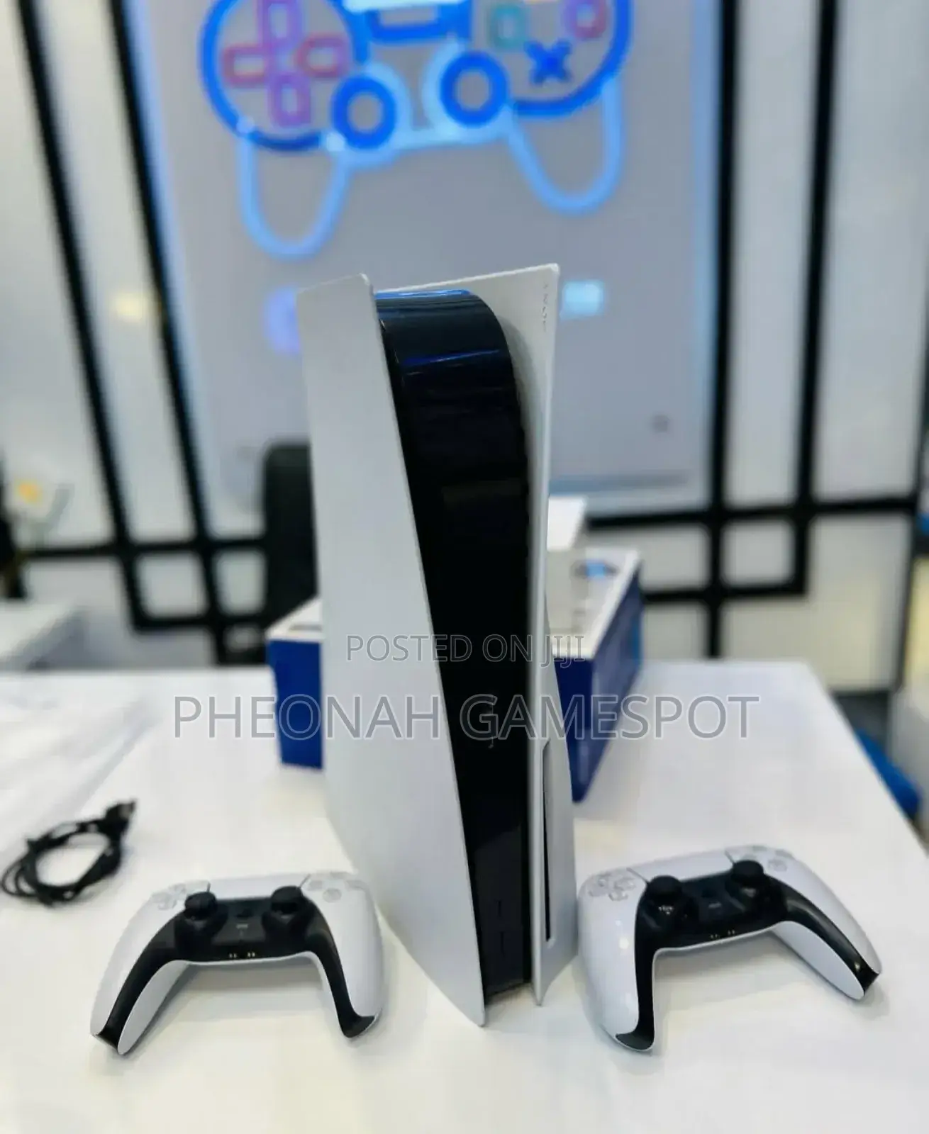 Used Playstation 5 Standard; 3 Games and One Controller.