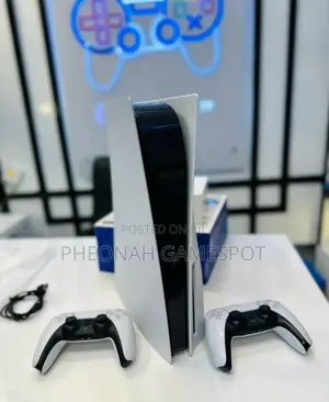 Used Playstation 5 Standard; 3 Games and One Controller.