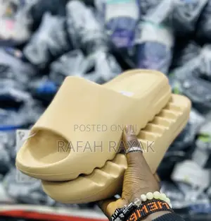 Original Cream/Beige Adidas Yeezy Slide Sandals