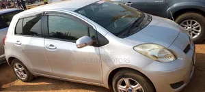 Toyota Vitz 1.3 AWD 5dr 2010 Silver