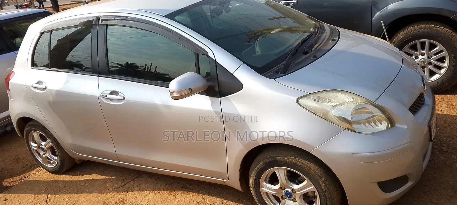 Toyota Vitz 1.3 AWD 5dr 2010 Silver