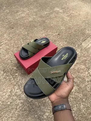 Original Men’S Super Classic Valentino Luxury Sandals