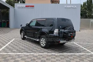 Mitsubishi Pajero 3.2 Di-Dc GLS 2010 Black