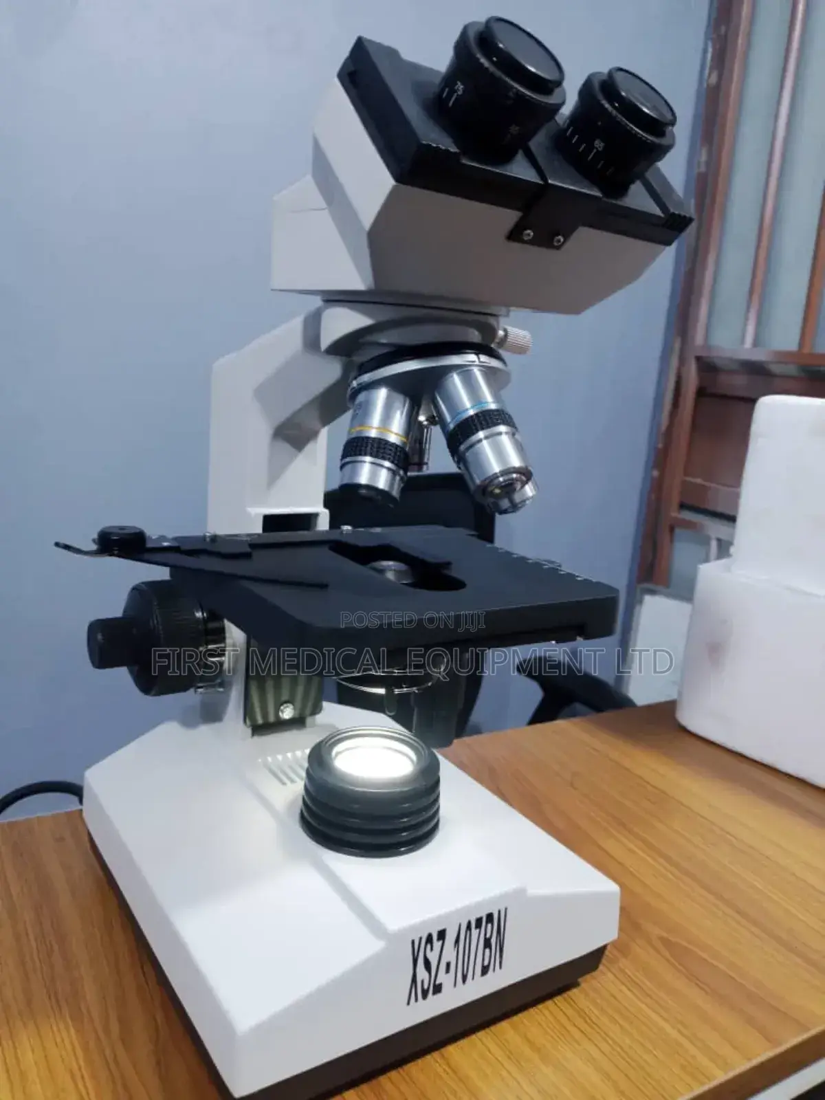 XSZ-107bn Microscope