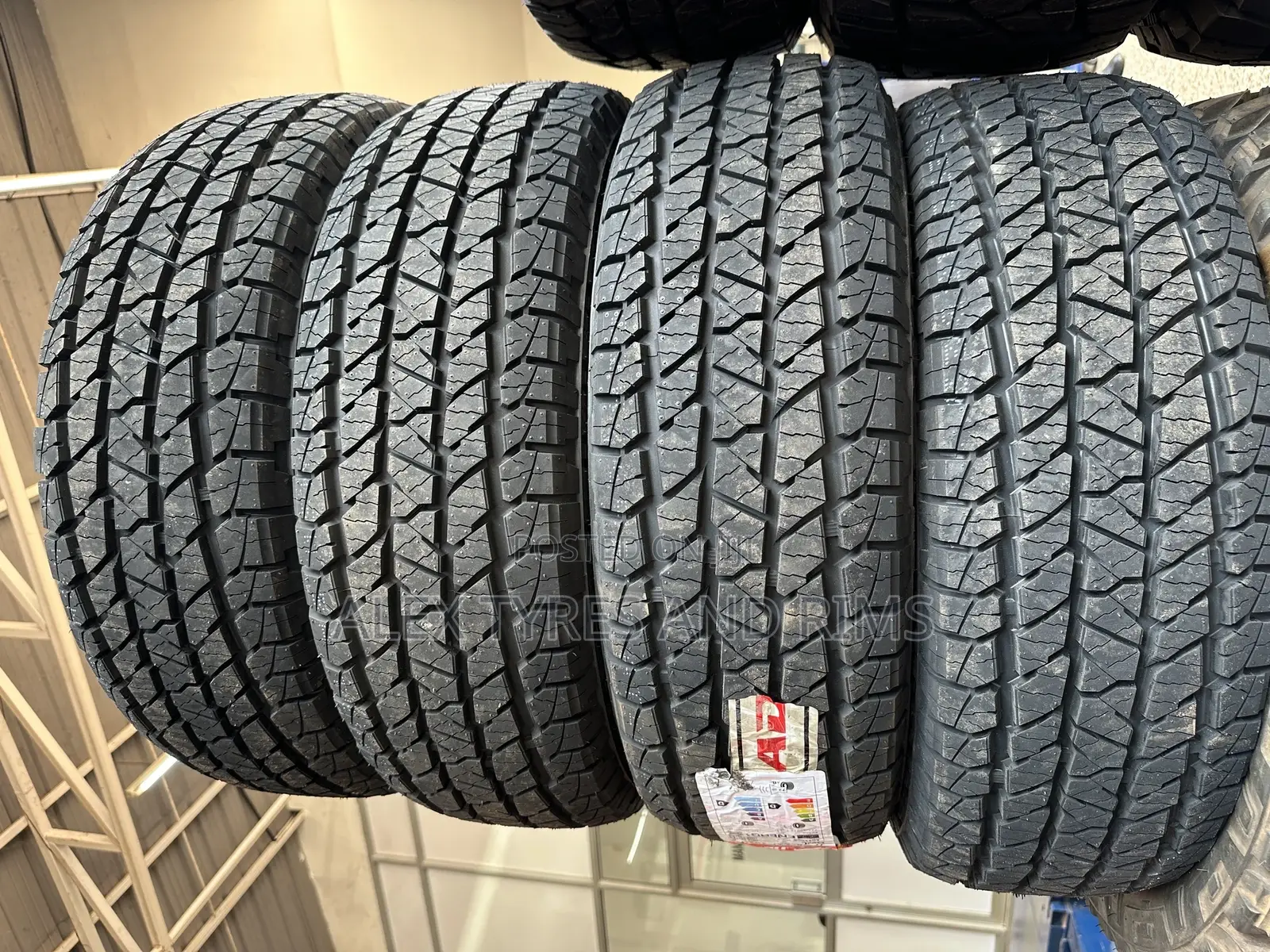 225/65r17 Roadx Tyres