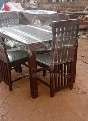 4 Seater Dining Table (Approved)