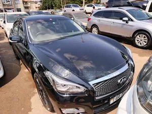 Photo - Nissan Fuga 2018 Black