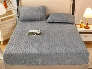 Woolen Mattress Cover With Pillow Cases
