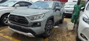 Toyota RAV4 2020 Green