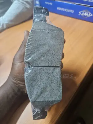 Benz Brakes Both Infront and Bahaind