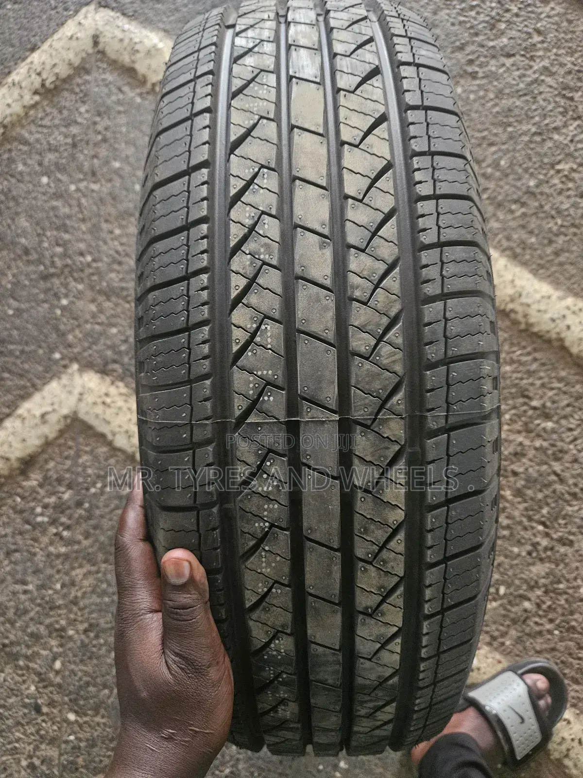 225 65 R17 Kapsin Practical Max High Way Tires.