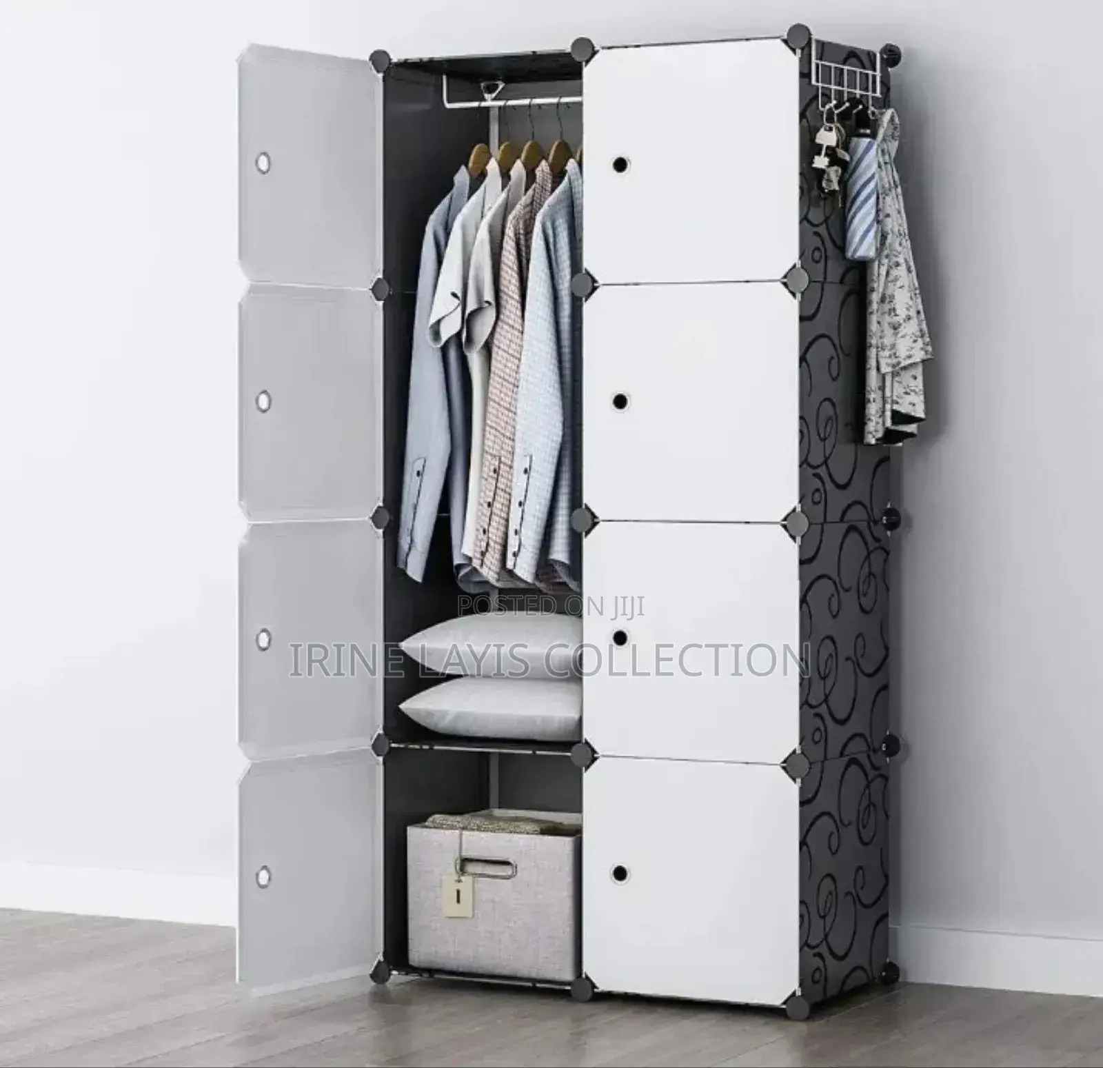 2 Columns Closet