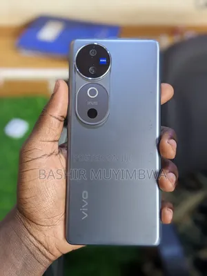 Photo - Vivo V40 5G 256 GB Gray