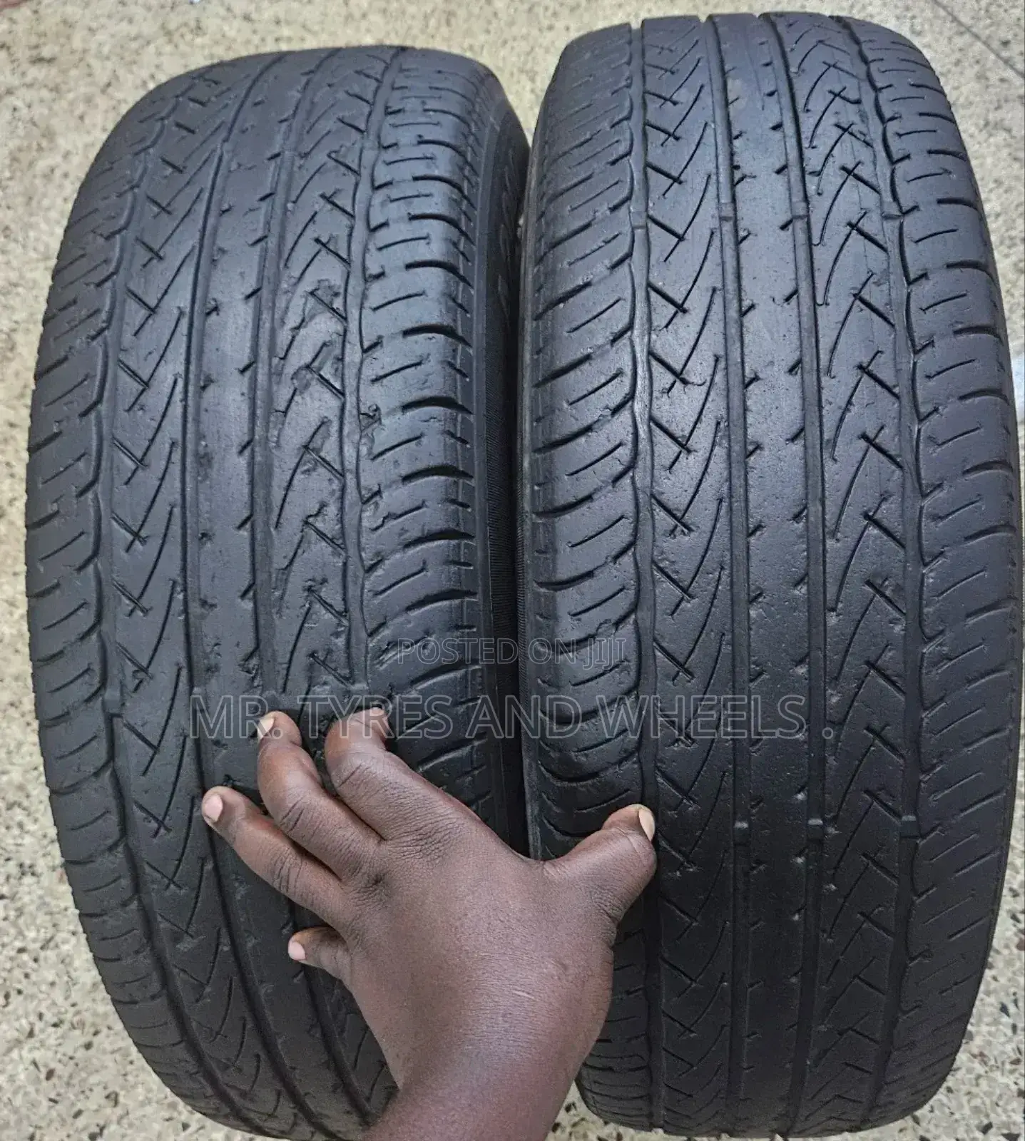 215 70 R15 Durun Used Don't Move With a Swollen Tires.