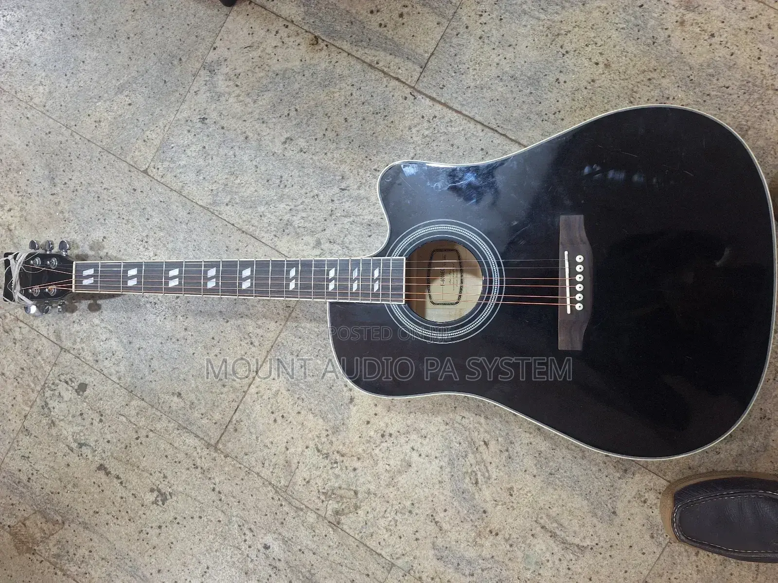 Yamaha Acoustic Guitar