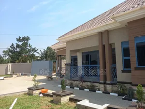 Furnished 4bdrm House in Kira for sale