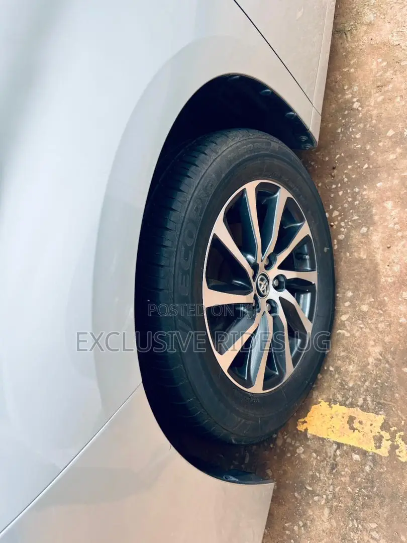 Toyota Alphard 2018 Silver