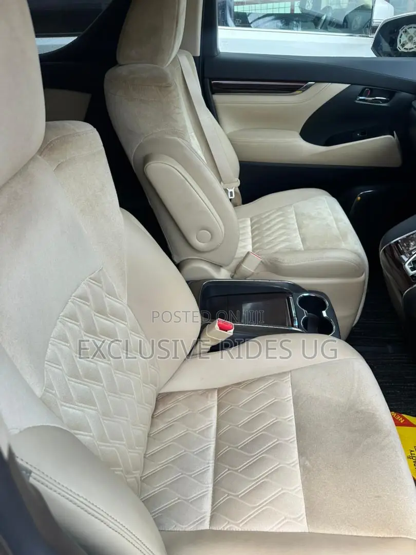 Toyota Alphard 2018 Silver