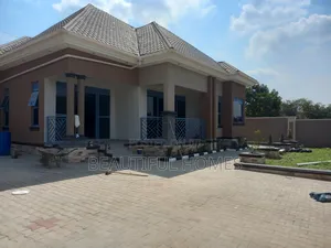 Furnished 4bdrm House in Kira for sale