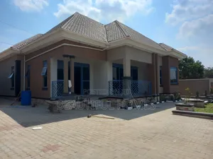 Furnished 4bdrm House in Kira for sale