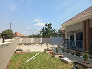Furnished 4bdrm House in Kira for sale