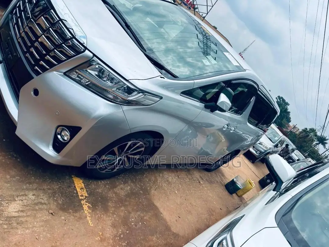 Toyota Alphard 2018 Silver