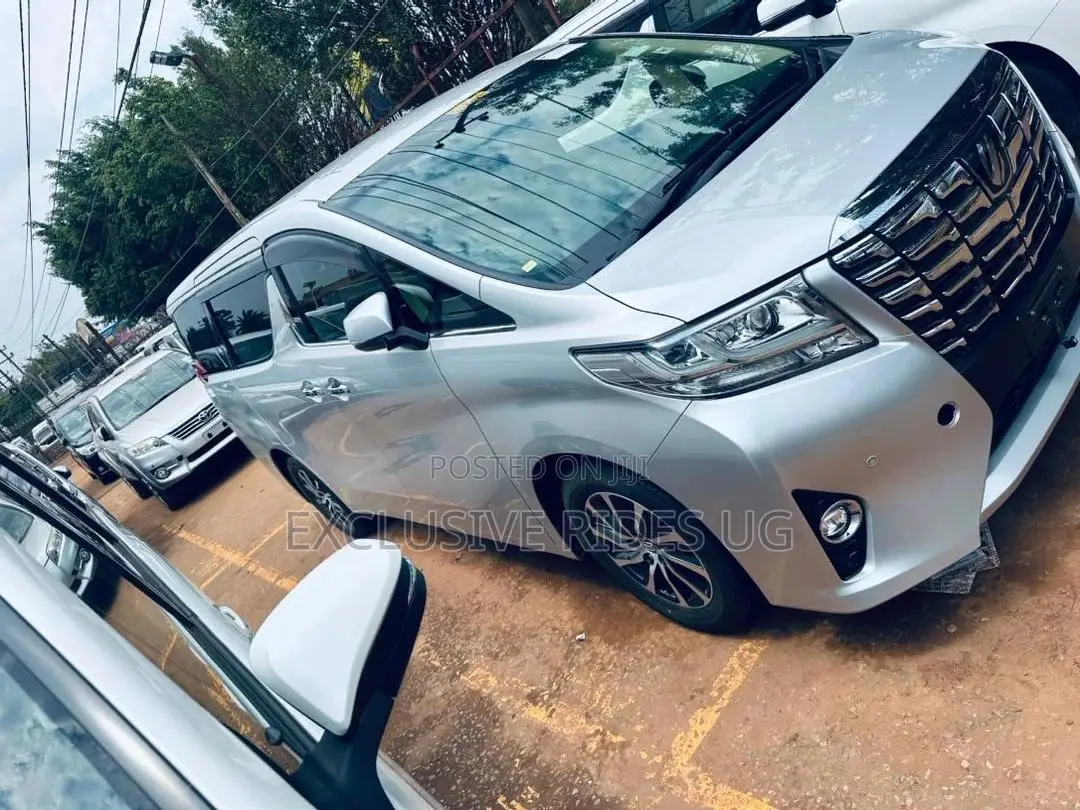 Toyota Alphard 2018 Silver