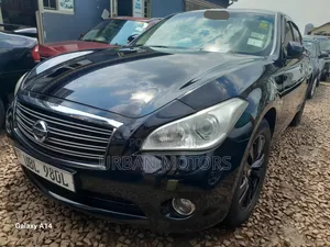 Photo - Nissan Fuga 2013 Black