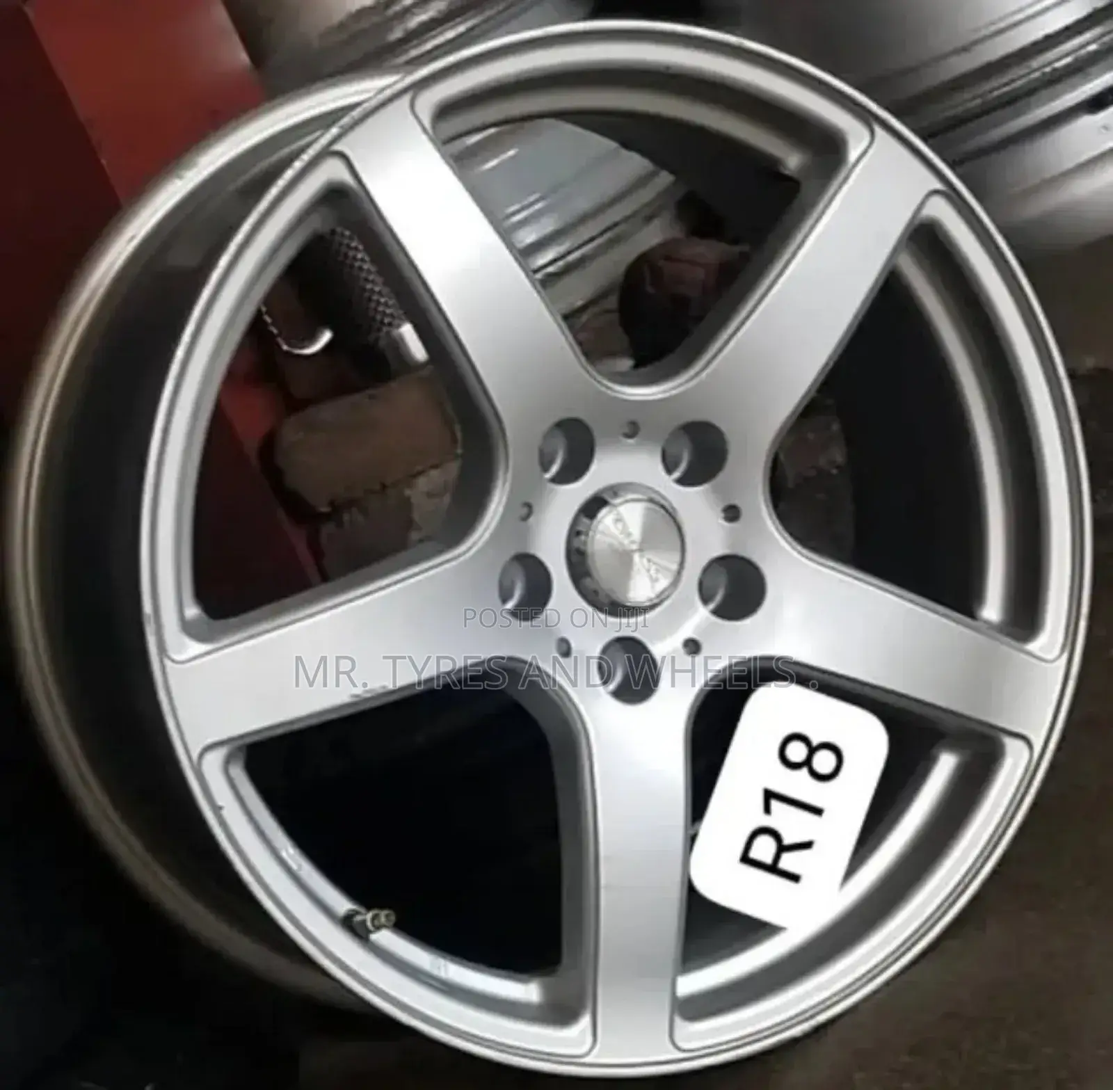 R18 It Is Time for You to Change Ur Car Rims.
