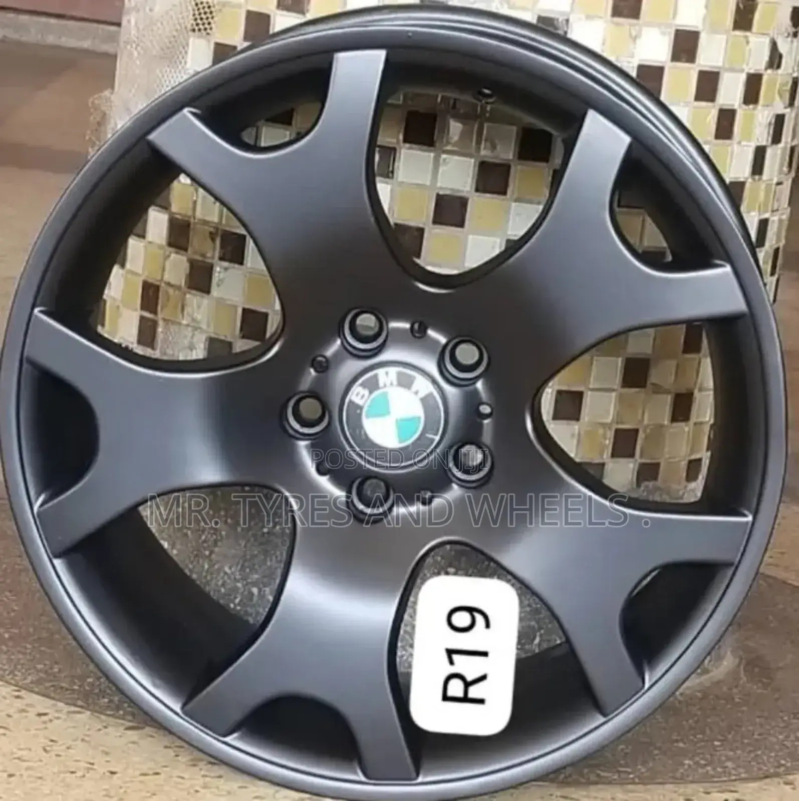 R19 BMW Available Cam N We Do Swapping and Its Original.
