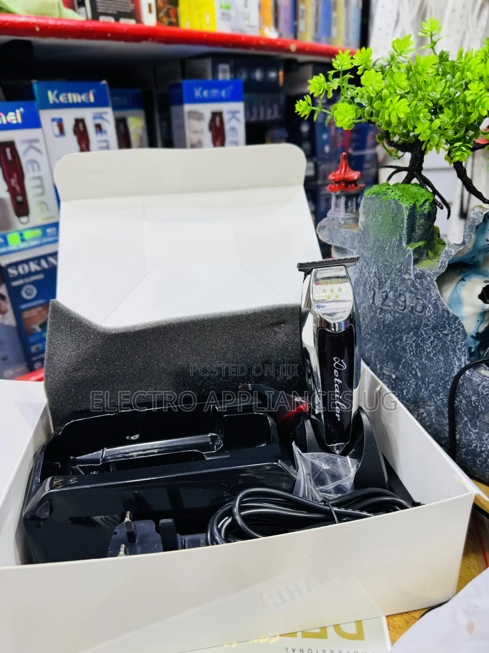 Wahl Professional 5 Star Cordless Detailer Li Trimmer.