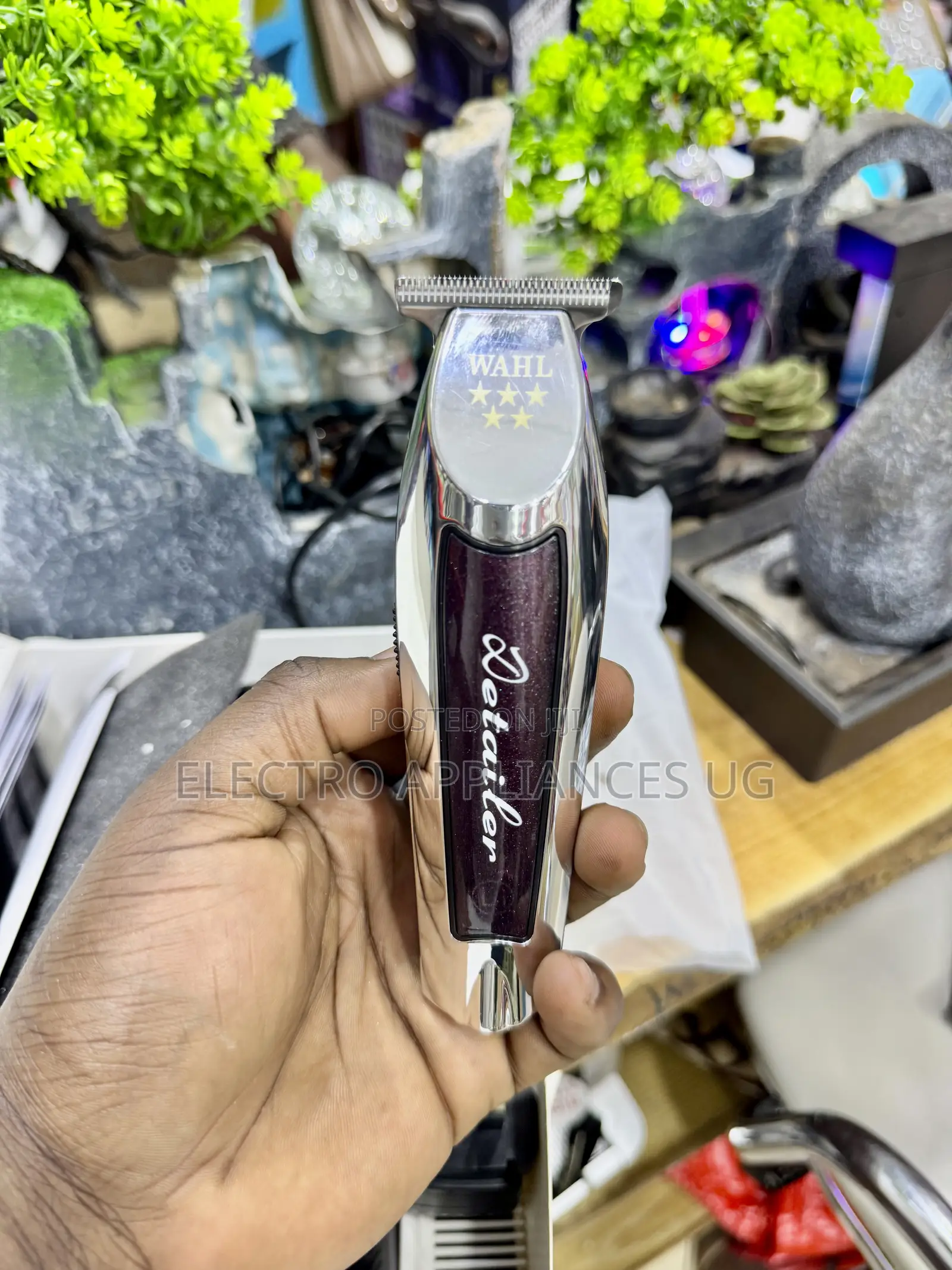 Wahl Professional 5 Star Cordless Detailer Li Trimmer.