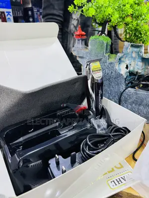 Wahl Professional 5 Star Cordless Detailer Li Trimmer.