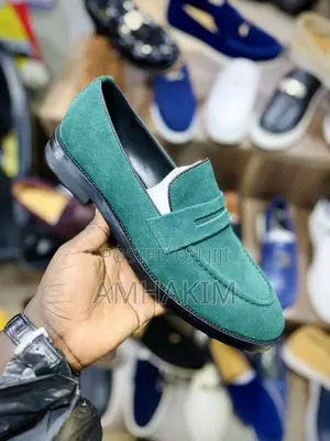 Classic Men Designer Ferragamo Loafers in Stock