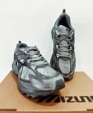 Classic Mizuno Racer Trail Sneakers in Stock