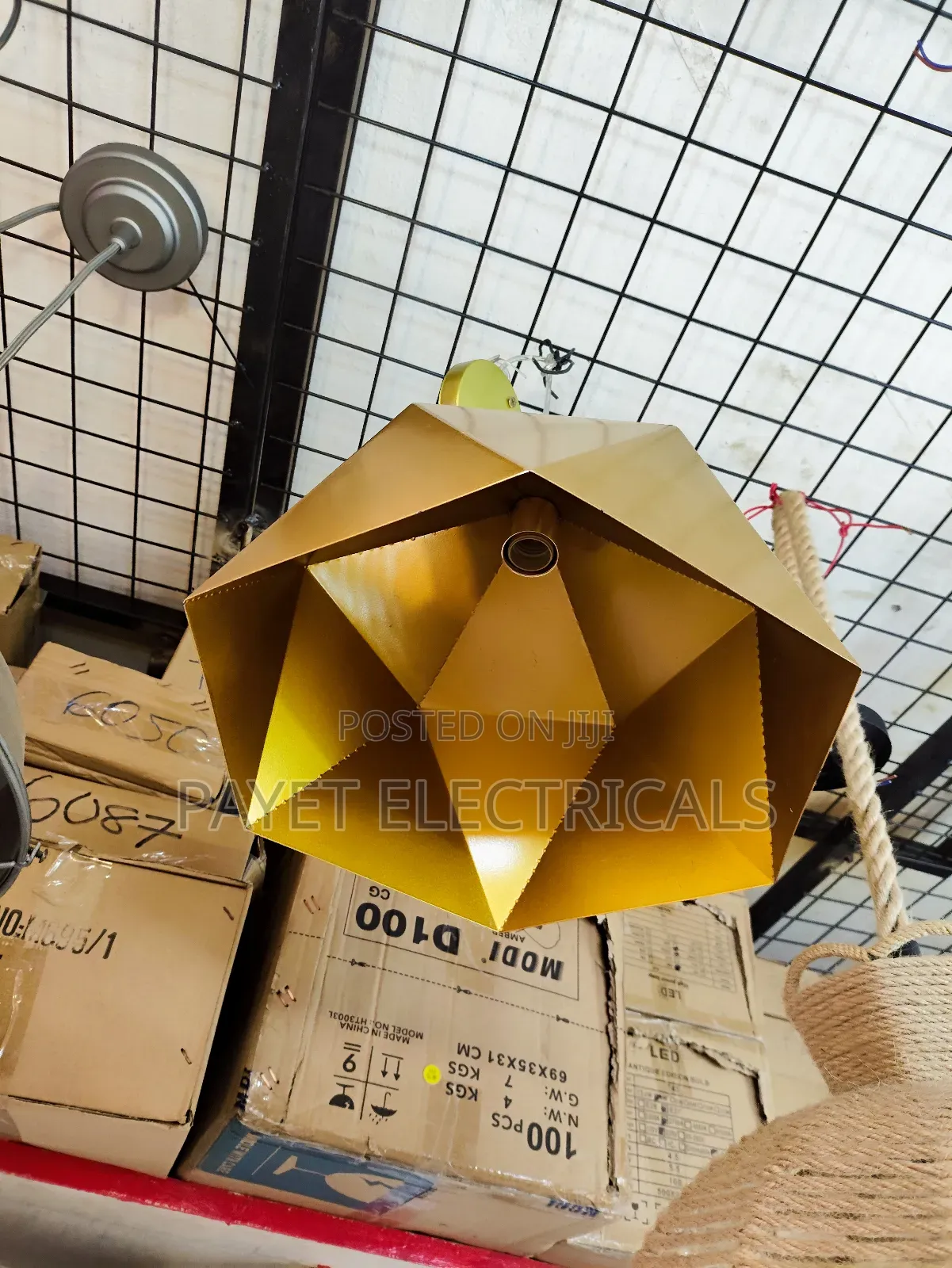 Modern Goldish Pendant Lamp Holder