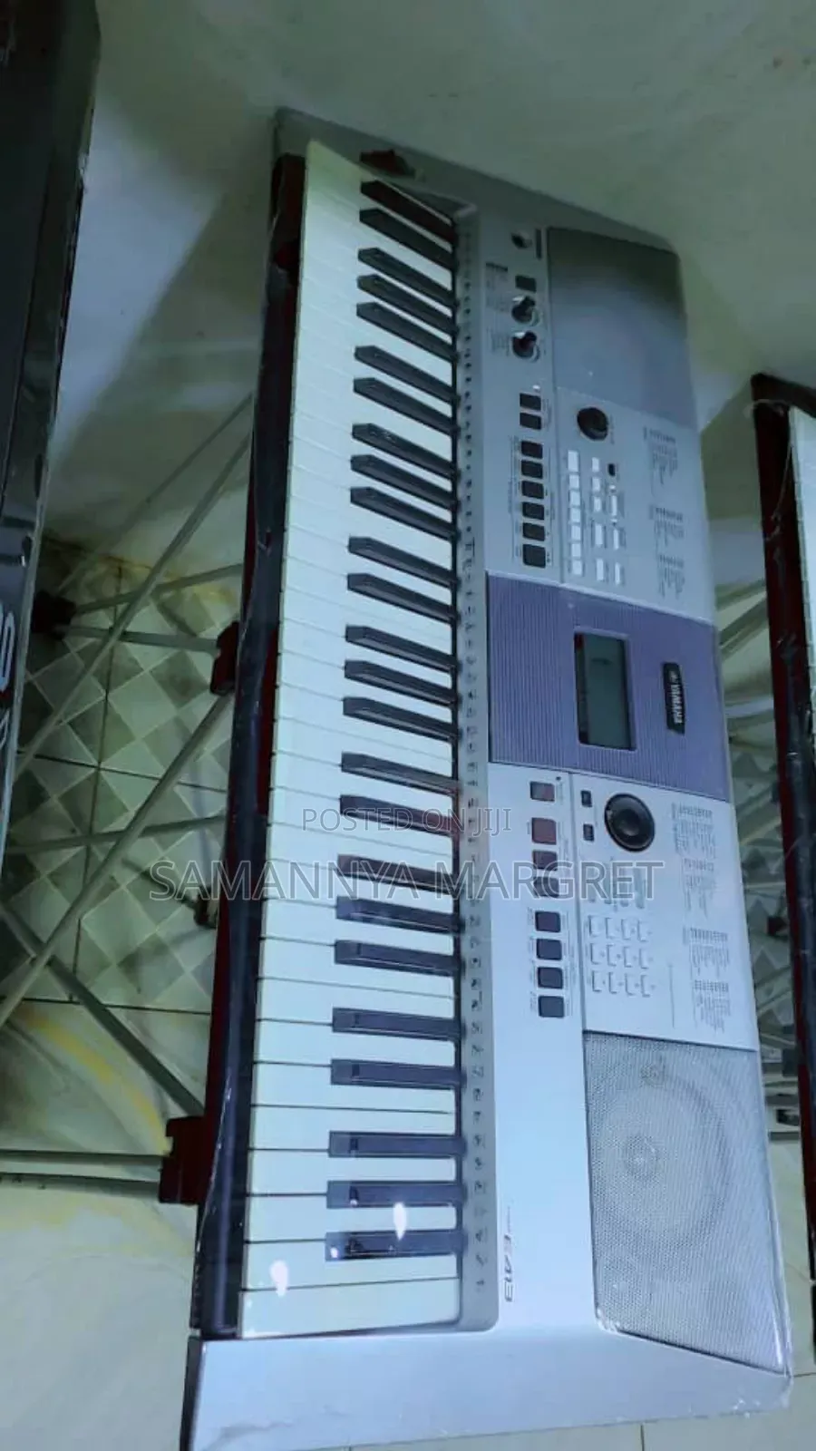 Keyboards Yamaha 413e