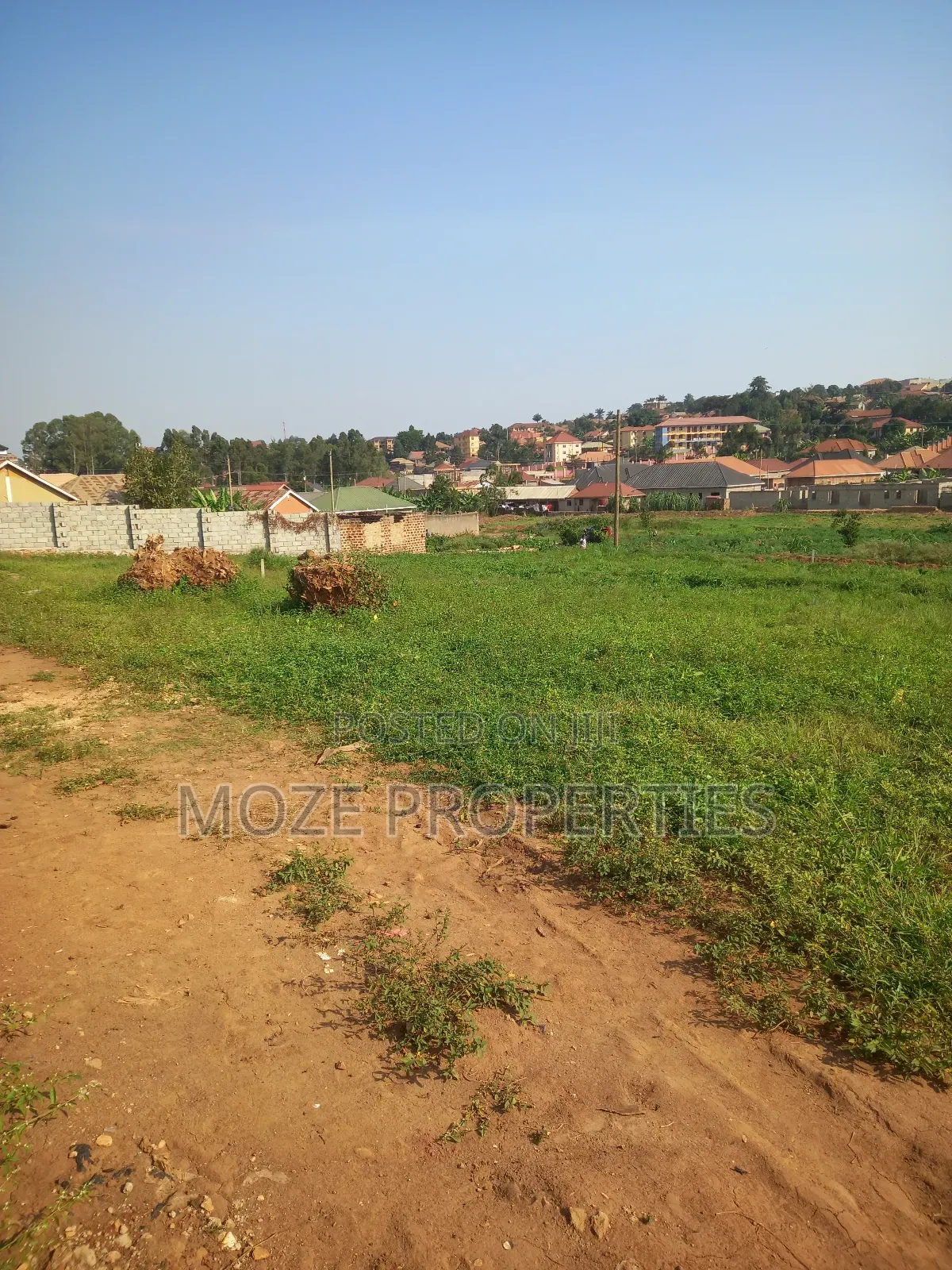 Bweyogerere Kilinya 50x100 3 Plots for Sale.