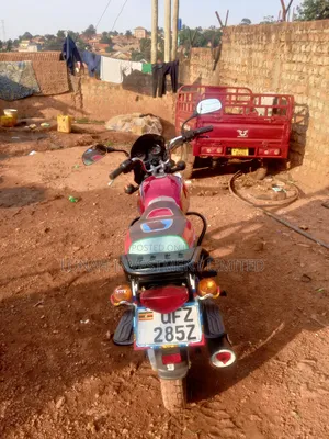 Bajaj Boxer 125 2024 Red